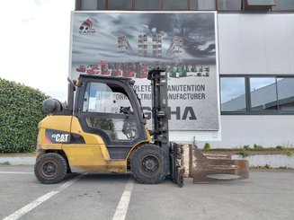 Chariot élévateur frontal 4 roues Caterpillar GP45NTD