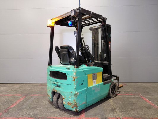 Chariot élévateur frontal 3 roues Yale ERP16 ATF