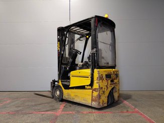 Chariot élévateur électrique Yale ERP15VC