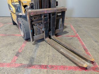 Chariot élévateur frontal 4 roues Caterpillar GP30NTD