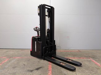 Gerbeur accompagnant Hangcha CDD12-AC2-L
