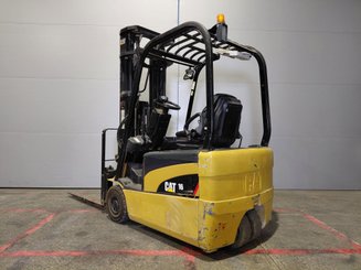 Chariot élévateur frontal 3 roues Caterpillar EP16NT