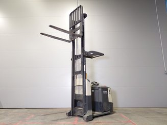Préparateur de commandes Crown MPC3040-12