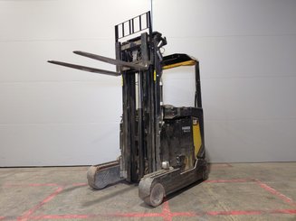 Chariot à mât rétractable Caterpillar NR16N2