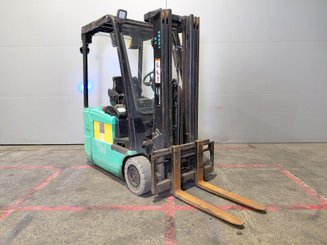 Chariot élévateur frontal 3 roues Yale ERP16 ATF