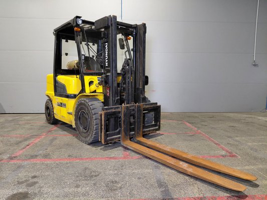Chariot élévateur frontal 4 roues Hyundai 45L-7