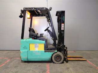 Chariot élévateur frontal 3 roues Yale ERP16 ATF