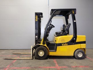 Chariot élévateur frontal 4 roues Yale GDP25