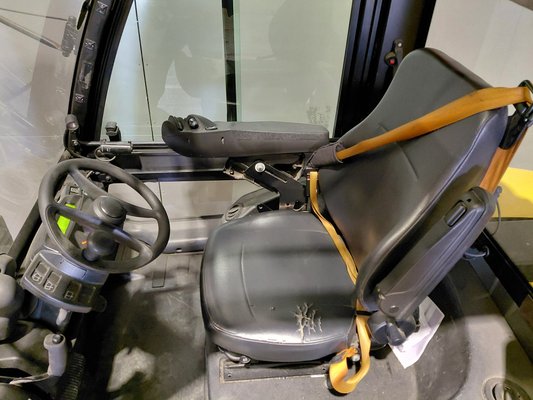 Chariot élévateur frontal 4 roues Yale GLP70VX