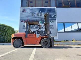 Chariot élévateur frontal 4 roues Nissan DF05A79V