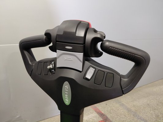 Gerbeur accompagnant Hangcha CDD16-XT1-SIL