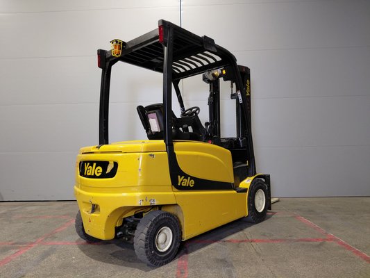 Chariot élévateur électrique Yale ERP35 VL