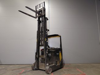 Chariot à mât rétractable Caterpillar NR16N2