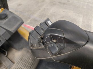 Chariot élévateur frontal 4 roues Caterpillar GP30NTD