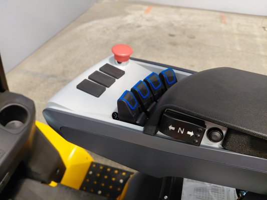 Chariot élévateur frontal 4 roues Hangcha XE30Hi ( CPD30-XEY2H2-SI )