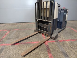 Préparateur de commandes Crown MPC3040-12