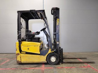 Chariot élévateur électrique Yale ERP15VC