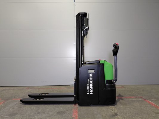 Gerbeur accompagnant Hangcha CDD16-XT1-SIL