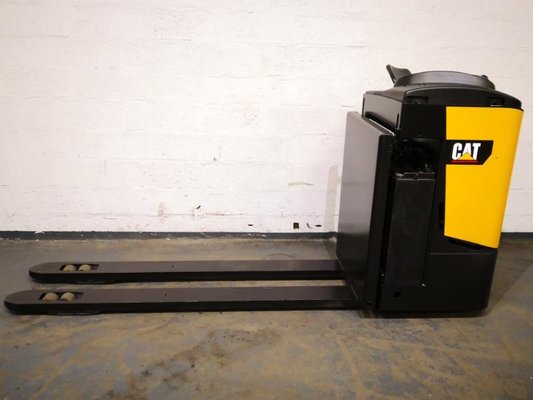 Préparateur de commandes au sol Caterpillar NPR20N