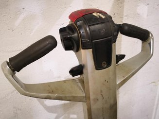 Gerbeur accompagnant Mitsubishi SBP12N
