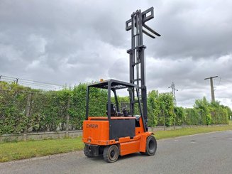 Chariot élévateur frontal 4 roues Carer R45N5