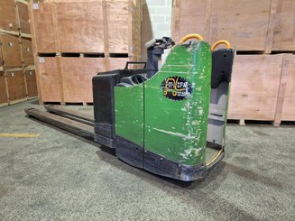 Transpalette porté debout Crown WT3040