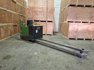Transpalette porté debout Crown WT3040