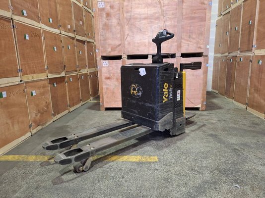 Transpalette électrique Yale transpalette plate forme rabattable
