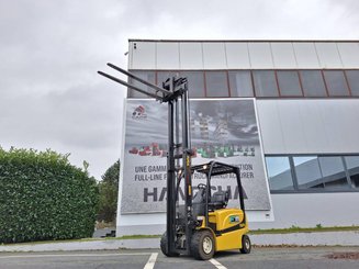 Chariot élévateur électrique Yale ERP25VL