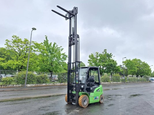 Chariot élévateur frontal 4 roues Hangcha XC25i