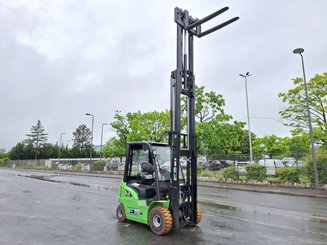 Chariot élévateur frontal 4 roues Hangcha XC25i