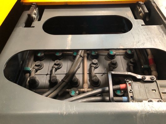 Préparateur de commandes à nacelle élevable Jungheinrich EKS 310 Z+F 100 550 DZ