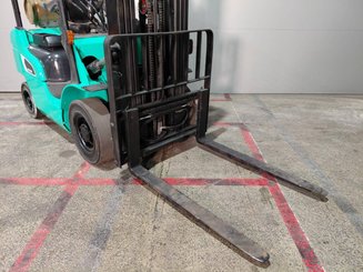 Chariot élévateur frontal 4 roues Mitsubishi FG25NT