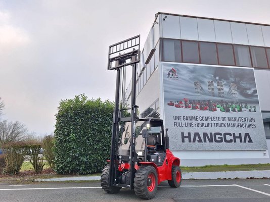 Chariot élévateur tout terrain Hangcha TT18-2