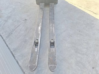 Préparateur de commande au sol Caterpillar N020NE