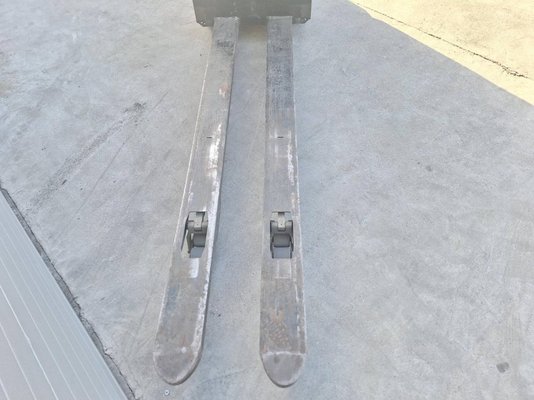 Préparateur de commandes au sol Caterpillar N020NE