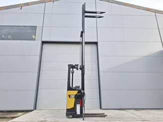 Gerbeur porté debout Caterpillar NSR12N