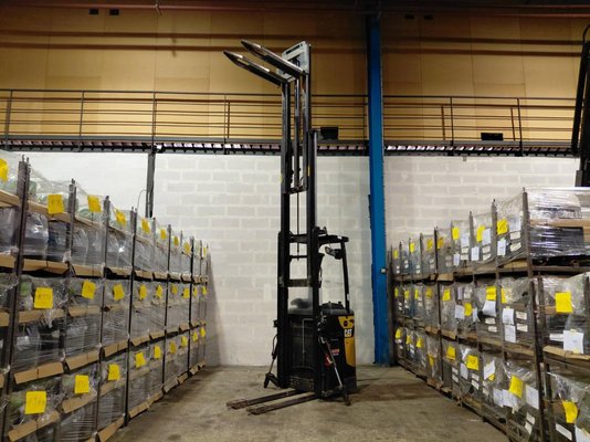 Gerbeur porté debout Caterpillar NSR20N