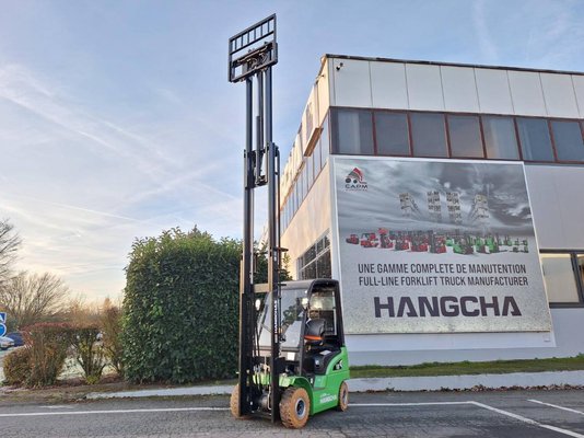 Chariot élévateur frontal 4 roues Hangcha XC18i