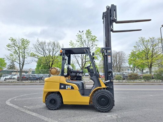 Chariot élévateur frontal 4 roues Caterpillar GP35 NTD