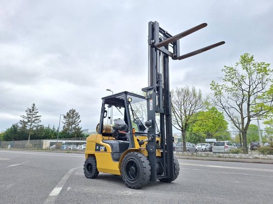 Chariot élévateur frontal 4 roues Caterpillar GP35 NTD