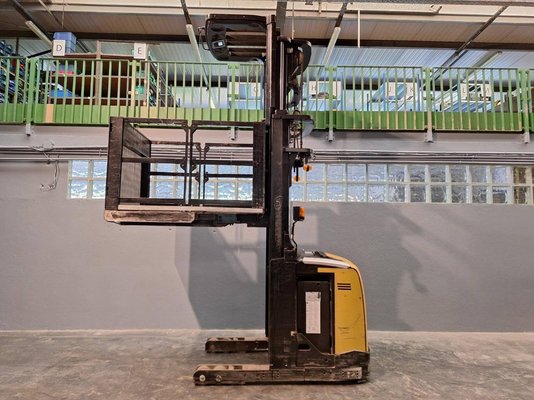 Préparateur de commandes à nacelle élevable Caterpillar NOH10N