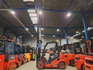 Chariot élévateur frontal 4 roues Hangcha XF25G-2