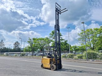 Chariot élévateur frontal 4 roues Caterpillar EP25K-PAC