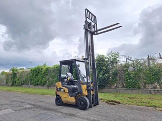 Chariot élévateur frontal 4 roues Caterpillar GP15NT
