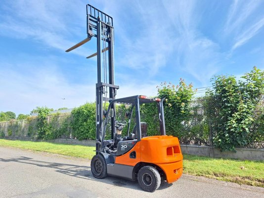 Chariot élévateur frontal 4 roues Doosan D30S 5