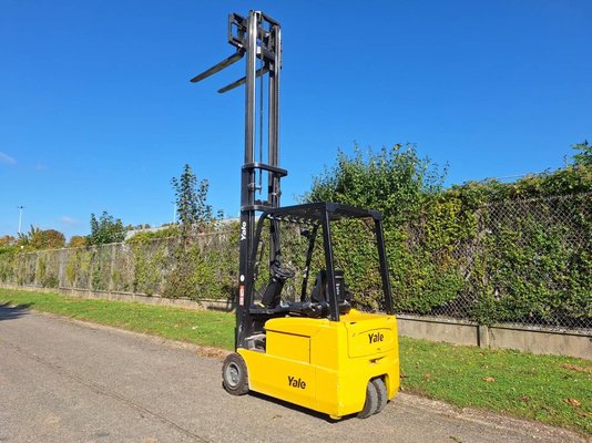Chariot élévateur frontal 3 roues Yale ERP20 ATF