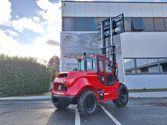 Chariot élévateur tout terrain Hangcha TT70-4 (CPCD70-XH16C-RT4) 