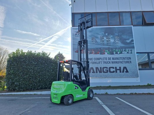 Chariot élévateur frontal 4 roues Hangcha XC35i
