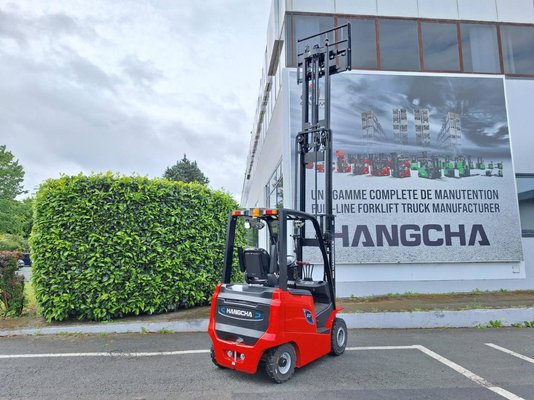 Chariot élévateur frontal 4 roues Hangcha AE20C